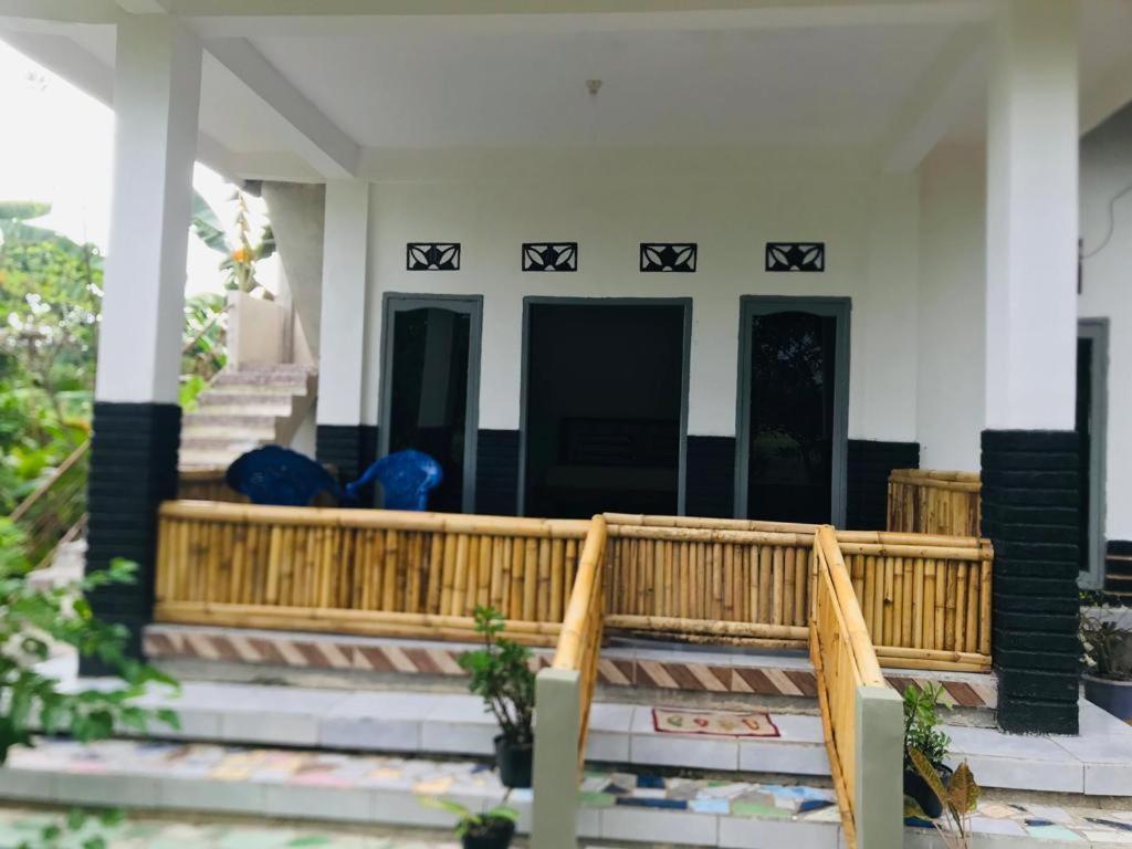 Tiara Homestay Plambi Exterior foto